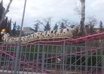 “4 შვილის დედამ ვაკის პარკის მანქანებზე 5 წუთში 96 ლარი გადაიხადა… ქვეყანაში გვეყოლება ძალიან ბევრი ბავშვი რომელიც ატრაქციონზე ვერ იმხიარულებს, ოცნება ექნება მხოლოდ”