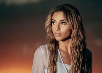 📷 PHOTO: „წარმატებები კვარას და საქართველოს“ – ნუცა ბუზალაძე ხვიჩა კვარაცხელიასთან ერთად გადაღებულ ფოტოს აქვეყნებს