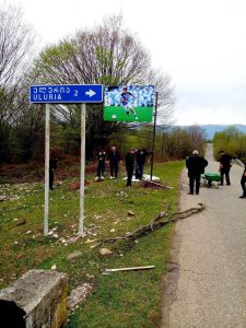 "კვარას ნიგერიელი ძმაკაცი ოსიმენი სამეგრელოში, ნაკიფუში - აგერ ისიც სოფლის შესასვლელში " - რას წერს ჟურნალისტი