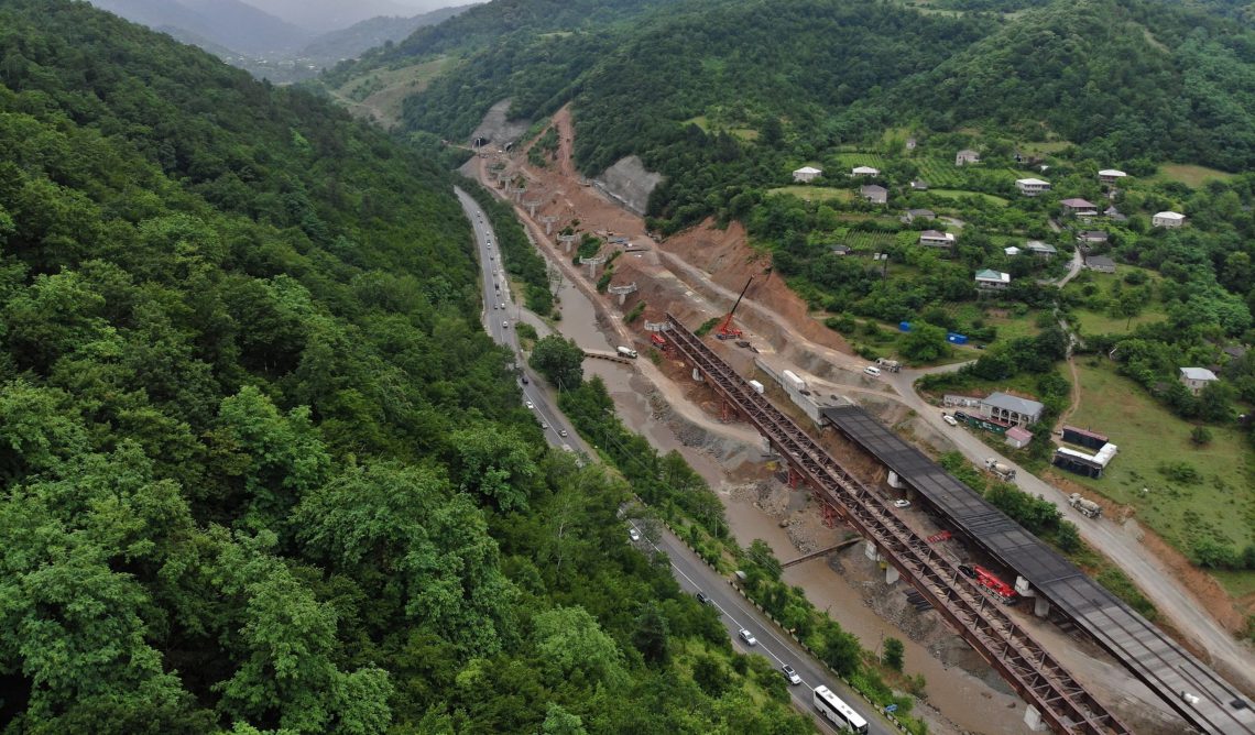 რიკოთზე მიწა ჩამოწვა! – უღელტეხილი ისევ ჩაკეტეს!
