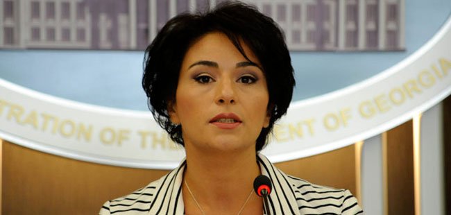 “მე კალაძის დამცავად არ გამოვდგები მაგრამ რატომ იკლავს თავს მაგათ გამო ვერ ვხვდები“ – მანანა მანჯგალაძე