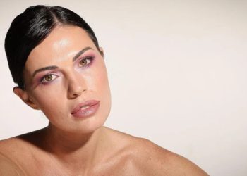 “ჩემი დედიკო 74 წლისაა” – ნახეთ, რა ფოტოებს აქვეყნებს ირინა ონაშვილი და რა მაგარ ფორმაშია მოდელის დედა