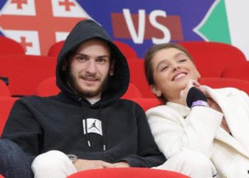 “ყველა ქართველი ამის დანახვაზე სიამაყით ივსება” – ხვიჩა კვარაცხელიას საცოლემ ნეაპოლიდან ახალი ფოტო გამოაქვეყნა