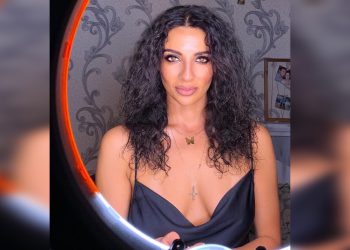 წელს ზემოთ შიშველი სალომე ჭაჭუას ძალიან ეროტიკული და საოცარი კადრები – მოცეკვავე ახალ ფოტოებს აქვეყნებს