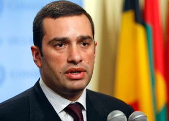 ,,ყველაზე მეტად ირაკლი ალასანია მომწონს პოლიტიკოსებში, ძალიან უხდება, ხალი რომ აქვს ტუჩთანო“ – რას წერს იაგო კაჭკაჭიშვილი