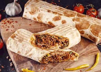 კრიტიკულად შეუსაბამო პირობები კვების ობიექტში – სეს-მა გლდანში ერთ-ერთ საშაურმეს საწარმოო პროცესი შეუჩერა