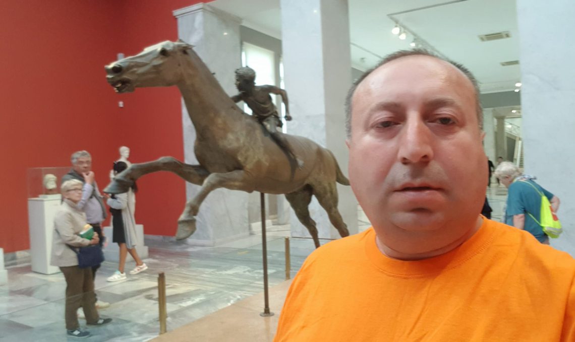 “ცოტა კი მერიდება, მარა… ბერძნებს ოქროს მოპოვება მართლა ჩვენ ვასწავლეთ?” – რას აქვეყნებს დათო ლიკლიკაძე