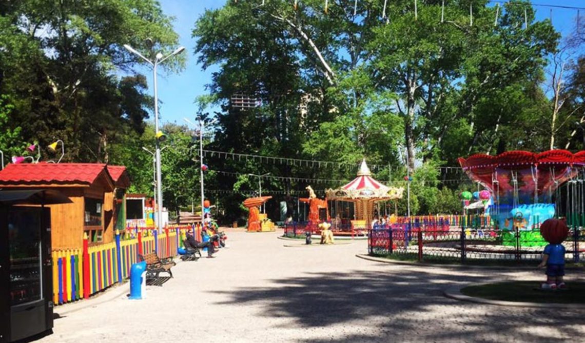 ტრაგედიას გადარჩენილი ბავშვები – ვაკის პარკში ატრაქციონს, რომელზეც პატარები ისხდნენ, ტრიალისას ერთი რგოლი მოწყდა