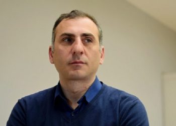 მგონი, მე და მამაჩემს არ გვაქვს “ქოლ ცენტრი“, თორემ დანარჩენი ყველა პენსიონერებს ატყავებდა – ალეკო ელისაშვილი