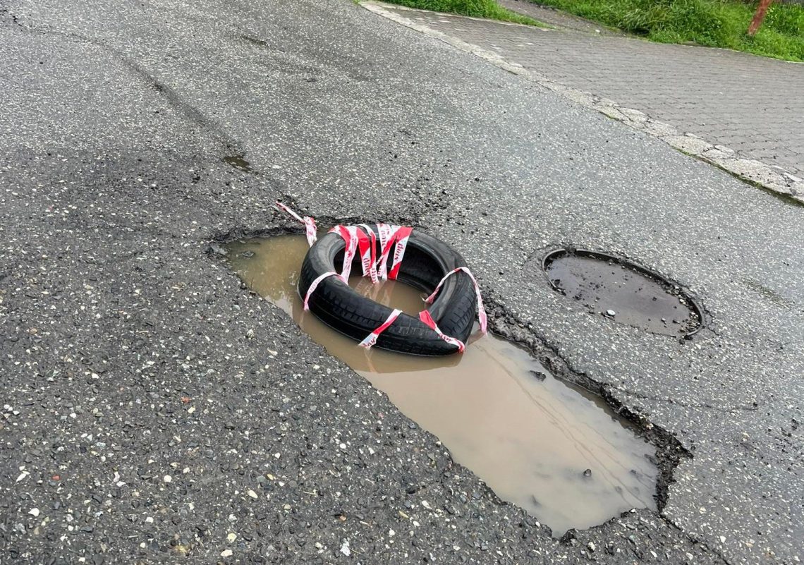 ქუთაისში ერთ-ერთი საავტომობილო გზა ავარიულია