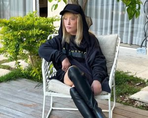 რუსეთიდან წასვლის შემდეგ ალა პუგაჩოვა რადიკალურად შეიცვალა - ნახეთ ფოტო, სადაც მომღერალს ვერ იცნობთ