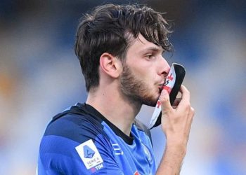 “ქართველობა ძალიან ეამაყება” – ნახეთ, რა ფოტოს აქვეყნებს ხვიჩა კვარაცხელია იტალიიდან