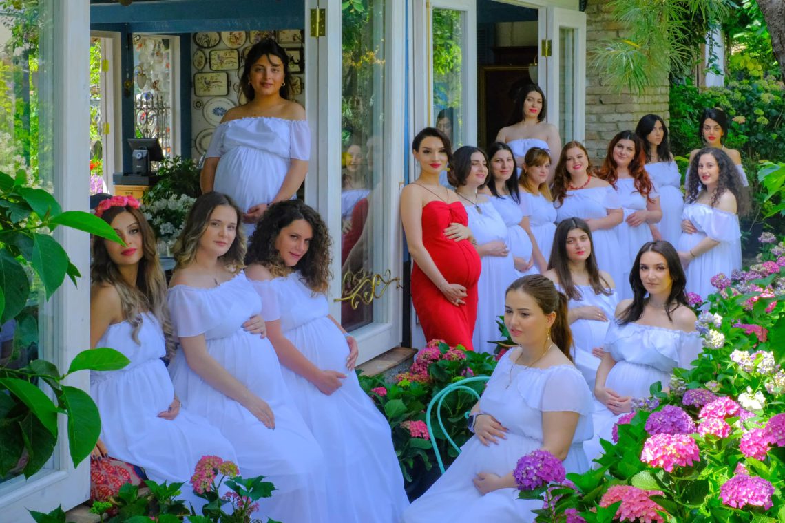 ვიდეო: “18 ორსული ერთად, ვმრავლდებით ქართველები, არც ისე ცუდადაა საქმე!!!” – რა ვიდეოს აქვეყნებს “გარდენია შევარდნაძე”