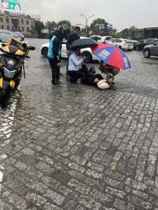 ამ წუთებში რესპუბლიკის მოედანზე ავარიაა - დაშავებულია კურიერი