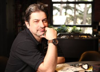 “ჯერ სად არიან მსოფლიოს ბრენდები” – ზვიად ცილოლიამ უწმაწური საათები გამოუშვა