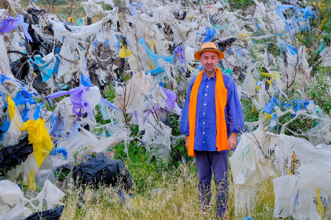 “პირველად ვდგავარ კამერის წინ სირცხვილის განცდით“ – რა ფოტოებს აქვეყნებს ზურა შევარდნაძე?