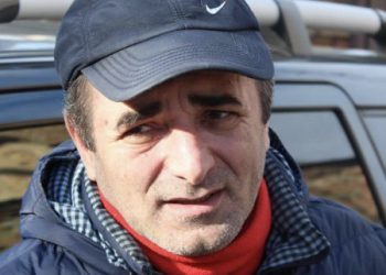 “დასდევენ, სცემენ ხელისუფლების დაფინანსებულ გეი–აქტივისტებს და ჩვენ ამ “კონცერტს” ვუყურებთ” – ჯავახიშვილი