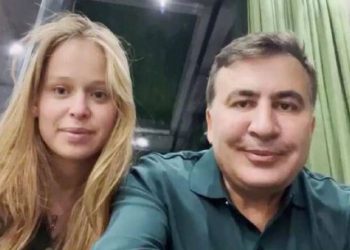 „მიშას და ლიზა იასკოს ბავშვზე რომ ატყდა ხმაური….“ – რას წერს დავით ზურაბიშვილი