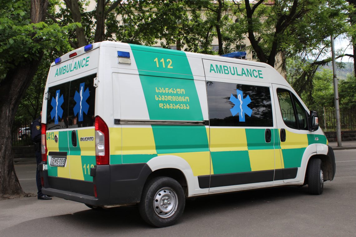 ამ წუთებში რესპუბლიკის მოედანზე ავარიაა – დაშავებულია კურიერი