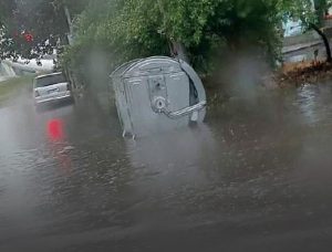 📷 PHOTO: სტიქია ქუთაისში - ძლიერი წვიმის გამო, რამდენიმე ქუჩა დაიტბორა