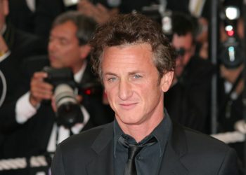 შონ პენი თბილისში ჩამოვიდა