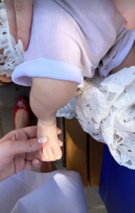 ლიზა ჩიჩუას და ირაკლი მაქაცარიას შვილი გაქრისტიანდა - ნახეთ წყვილის პირველი ოჯახური კადრები