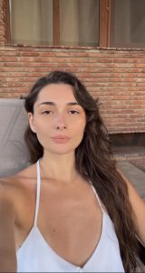 "საოცარ ფორმაშია" - რა ფოტოს აქვეყნებს თაკო ტაბატაძე აუზიდან