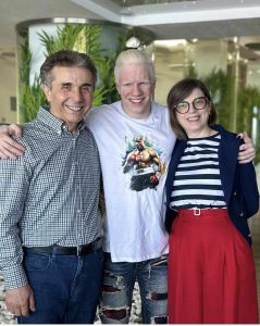 რა ფოტოებს აქვეყნებს ბიძინა ივანიშვილის უმცროსი შვილი