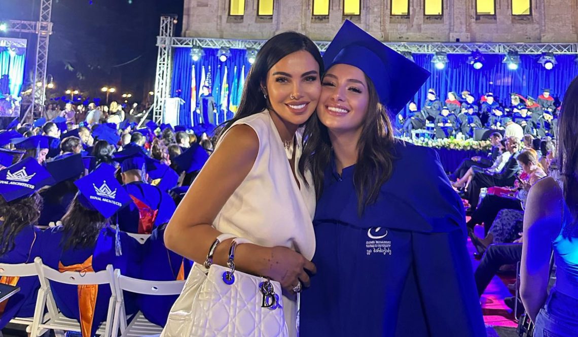 “ემოციური დღე იყო, რთული და საინტერესო 4 წელი” – შორენა ბეგაშვილის შვილმა უნივერსიტეტი დაამთავრა