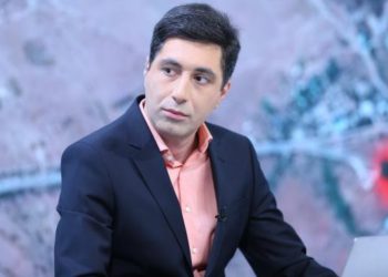 “რუსები შემოუშვეს გემით და საქართველო აგინებინეს…ლამის მთელი ბათუმი ჩაკეტეს” – რას წერს ვახო სანაია