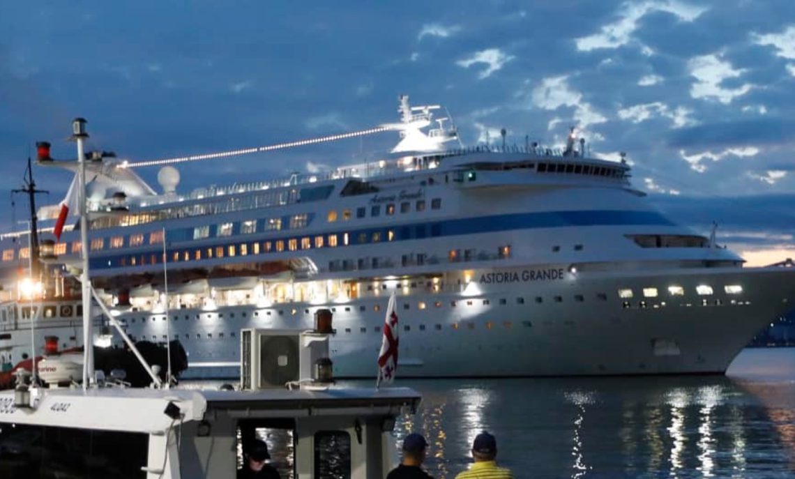 VIDEO: “კი მე რუსი ვარ და ვამაყობ ამით” – ბათუმში საკრუიზო ლაინერით ჩამოსული ერთ-ერთი ტურისტი