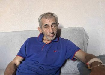 “აქვს მეხსიერების პრობლემები, გააზიარეთ მაქსიმალურად” – თბილისში ოჯახი მამაკაცს ეძებს