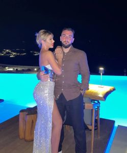 აუზი, რუჯი და ხუთვარსკვლავიანი სასტუმრო - ნახეთ, სად ისვენებს თამო ვაშალომიძე