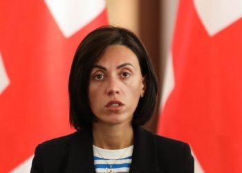 “წითლიძეა პლაჟზე და უბედურებას დაგვმართებსო… იქნებ, გამომყვეთ კაფეში რომ ჩამირთონო” – რა შეემთხვა განმუხურში წითლიძეს