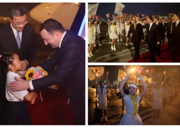 🎥 როგორ დახვდნენ ირაკლი ღარიბაშვილს ჩინეთში – ცერემონია სპორტსმენი სტუდენტების მონაწილეობით: ფოტოები ჩენგტუს აეროპორტიდან