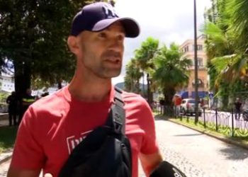 VIDEO: “საქართველო და რუსეთი კარგი მეგობრები არიან, აქ ვისვენებთ, საქართველო მოგვწონს” – რუსი ტურისტი