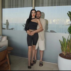 VIDEO: ნახეთ როგორი ძვირადღირებული საჩუქარი გაუკეთა ერეკლე კოდუამ იუბილარ მეუღლეს