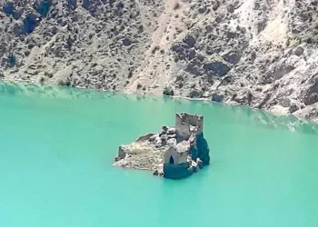 “ამ ციხეზე ასვლას ექვთიმე თაყაიშვილიც ოცნებობდა, თუმცა დიდმა მეცნიერმა ეს ვერ მოახერხა…” – ვინ იყვნენ კავკასიძეები, რომელთა ციხეს ტაოში წყალი ფარავს