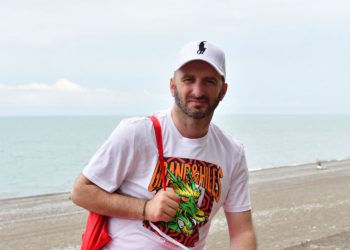 „სამწუხაროდ, მე ჩვეულებრივი ბავშვობა არ მქონია…“ – რას წერს გიორგი კეკელიძე