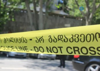 „9 წლის ბავშვი ეზოში წიხლებით სცემა მამინაცვლის მამამ… ნაცემმა ბავშვმა თავის მეგობრებს უთხრა, 10 წუთში ეზოში თუ არ ჩამოვედი, ესე იგი, კიდევ მცემენ და პატრულში დარეკეთო“