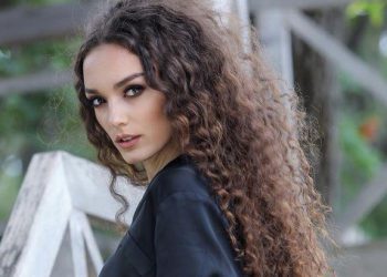 მოცეკვავე ძმა და ახალგაზრდა მშობლები – ნახეთ ნანუკა სტამბოლიშვილის აქამდე უცნობი ამბები