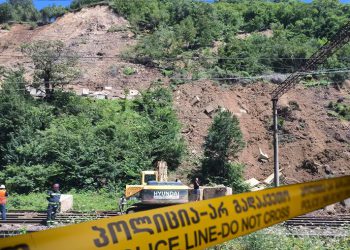 ვინ არის პენსიონერი მამაკაცი, რომელიც 2-დღიანი ძებნის შემდეგ მიწის მასაში გარდაცვლილი იპოვეს