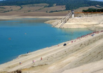 სიონის ტბაში 15 წლის მოზარდს ეძებენ