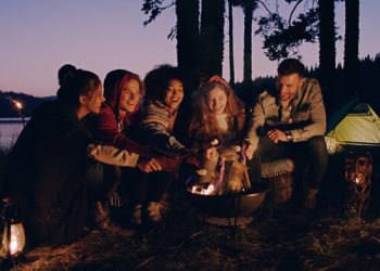 ღამე კოცონთან მოსაყოლი საშიში ისტორიები