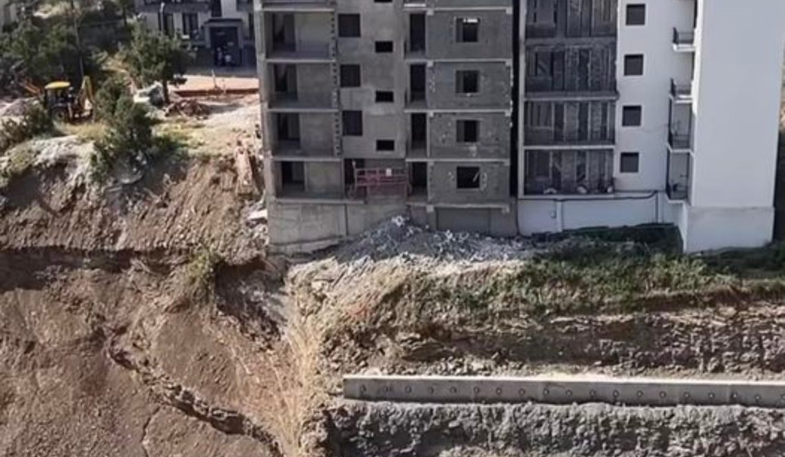 “აუცილებლად ტრაგედია უნდა მოხდეს, რომ ეს ღორობები არ ვაკეთოთ?” – ჯიქიას ქუჩაზე მშენებარე კორპუსი უკვე ნგრევისთვისაა განწირული