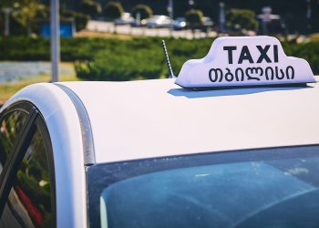 “რუსულ ნომრიანი ტაქსი თბილისის ქუჩებში” – რა ფოტო ვრცელდება ინტერნეტში