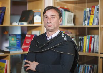 “ვეძებ მერაბს, რომელიც 12 წლის ასაკში ჩემი ძმა უნდა გამხდარიყო…” – რას წერს ლადო აფხაზავა