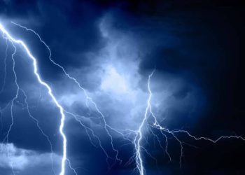 “მგონი, მთაწმინდაზე ჩამოვარდა მეხი” – რას წერს გოგა ჩანადირი