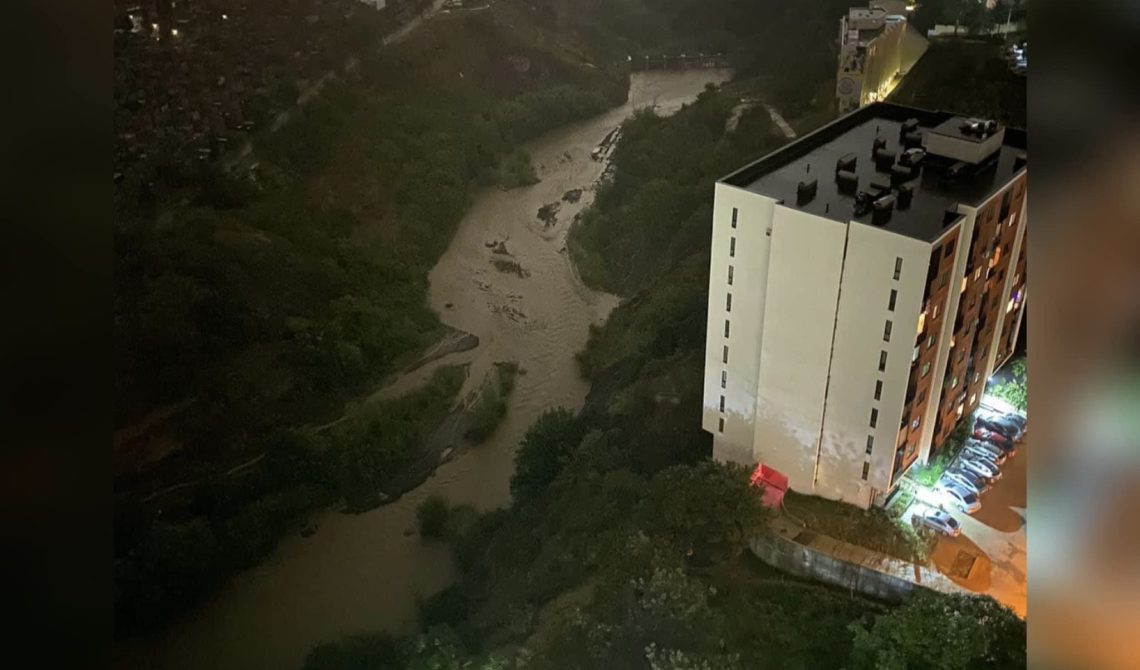 “მდინარე ვერე ადიდებულია!! მოერიდეთ “ახალ გზას” და გმირთა მოედანზე გასვლას!“ – რა ინფორმაცია ვრცელდება სოციალურ ქსელში?