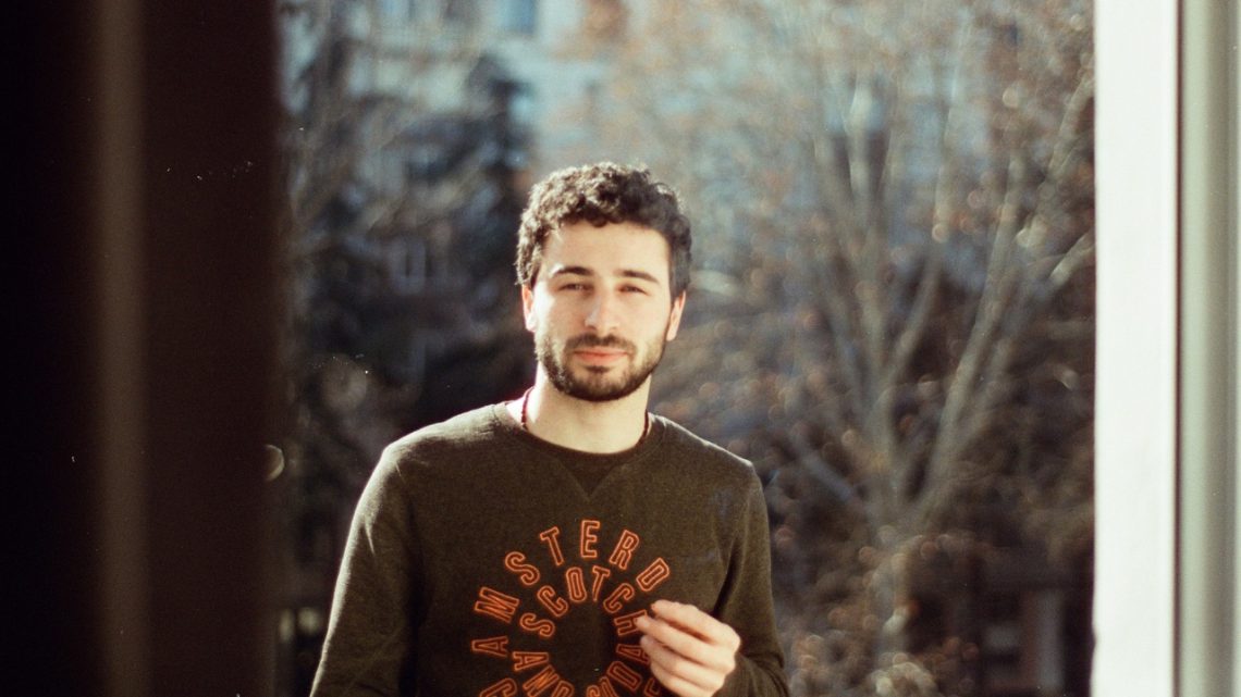 „არ თქვათ წინათგრძნობა არ არსებობსო… იმ დილით ვიჯექი და დადებული ყავის ჭიქა თავისით გატყდა… ცოტა ხანში ყავის თეფში“ – რას წერს გიორგი ყარალაშვილის მამიდა